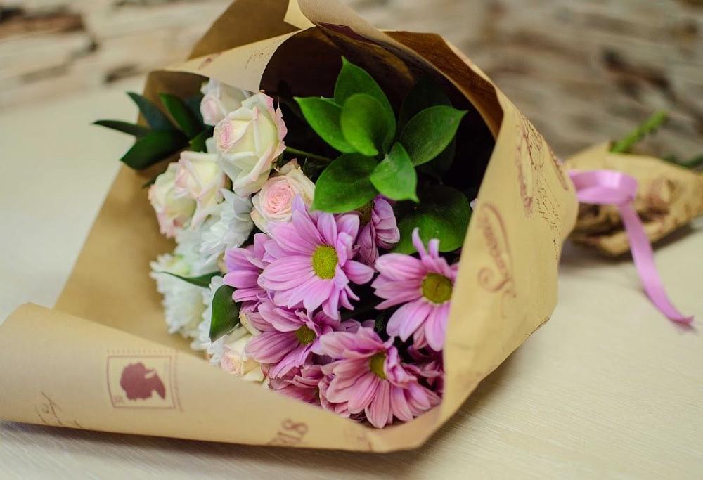 Букет цветов из: Розы и Хризантемы в Канске