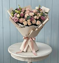 Букет цветов из:  Розы и Лизиантусы в Канске