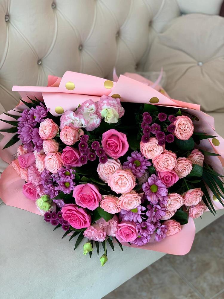 Букет цветов из: Хризантемы, Розы и Лизиантусы в Канске