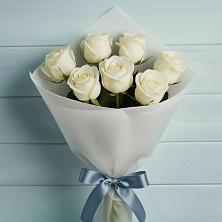 Букет 7 Белых роз Эдлесс Лав в Канске