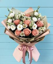 Букет цветов из:  Розы, Альстромерии и Лизиантусы в Канске