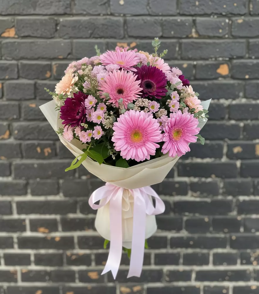 Букет цветов из: Герберы и Хризантемы в Канске