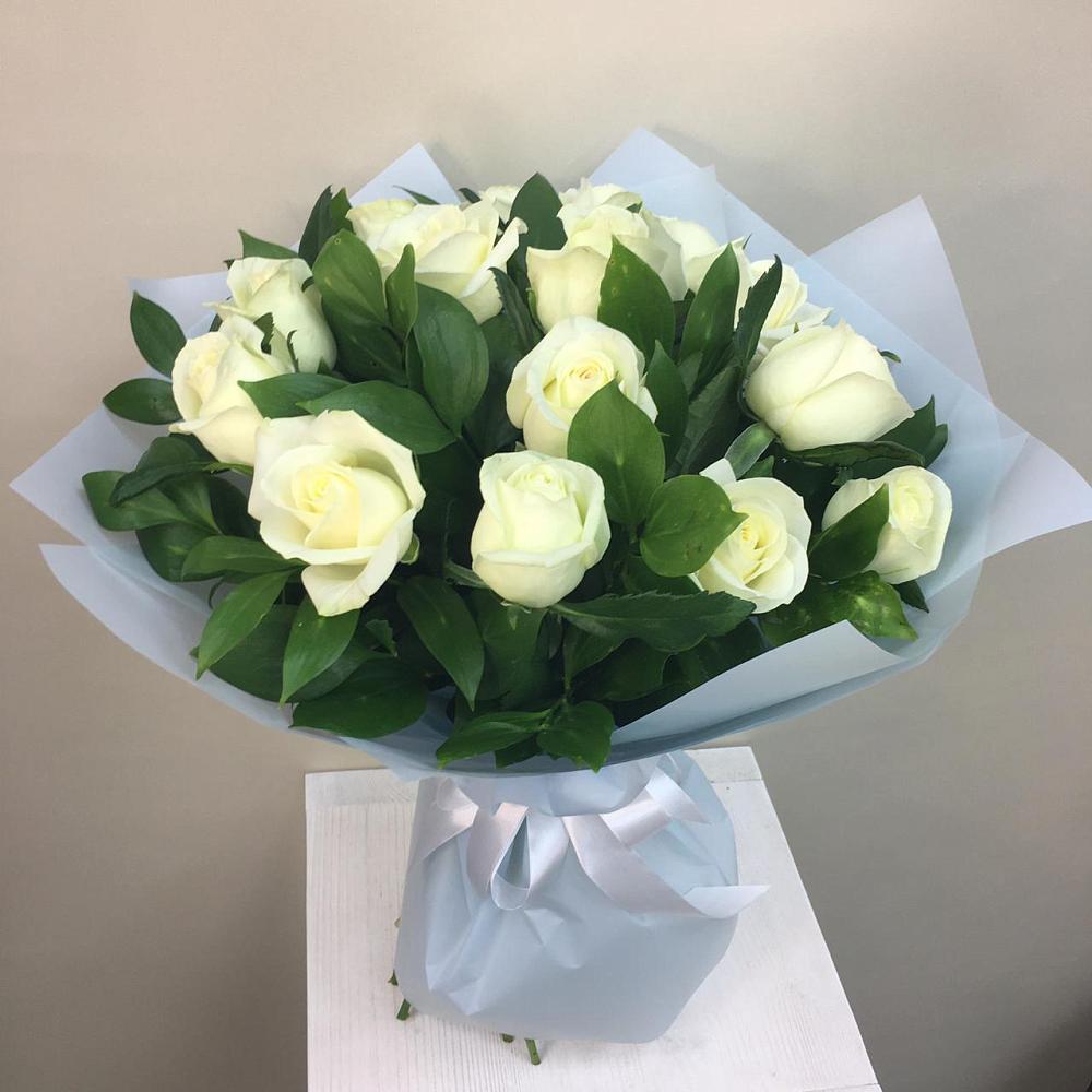 Букет 15 Белых роз Проуд в Канске