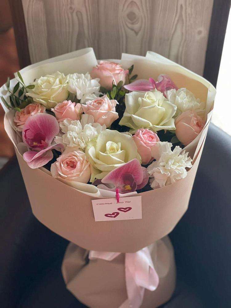 Букет цветов из: Орхидеи, Розы и Гвоздики в Канске