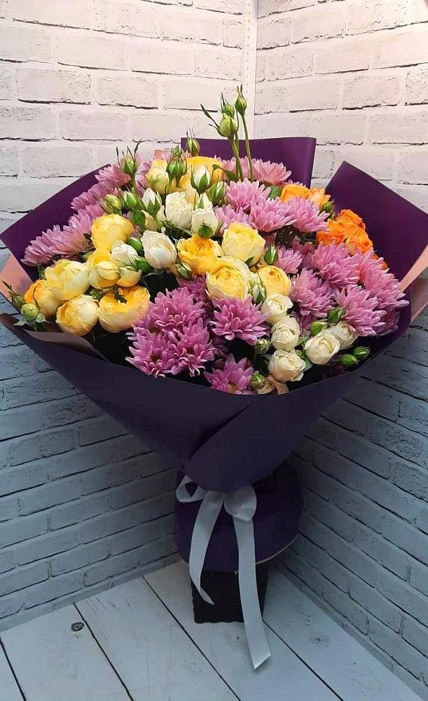 Букет цветов из: Хризантемы и Розы в Канске