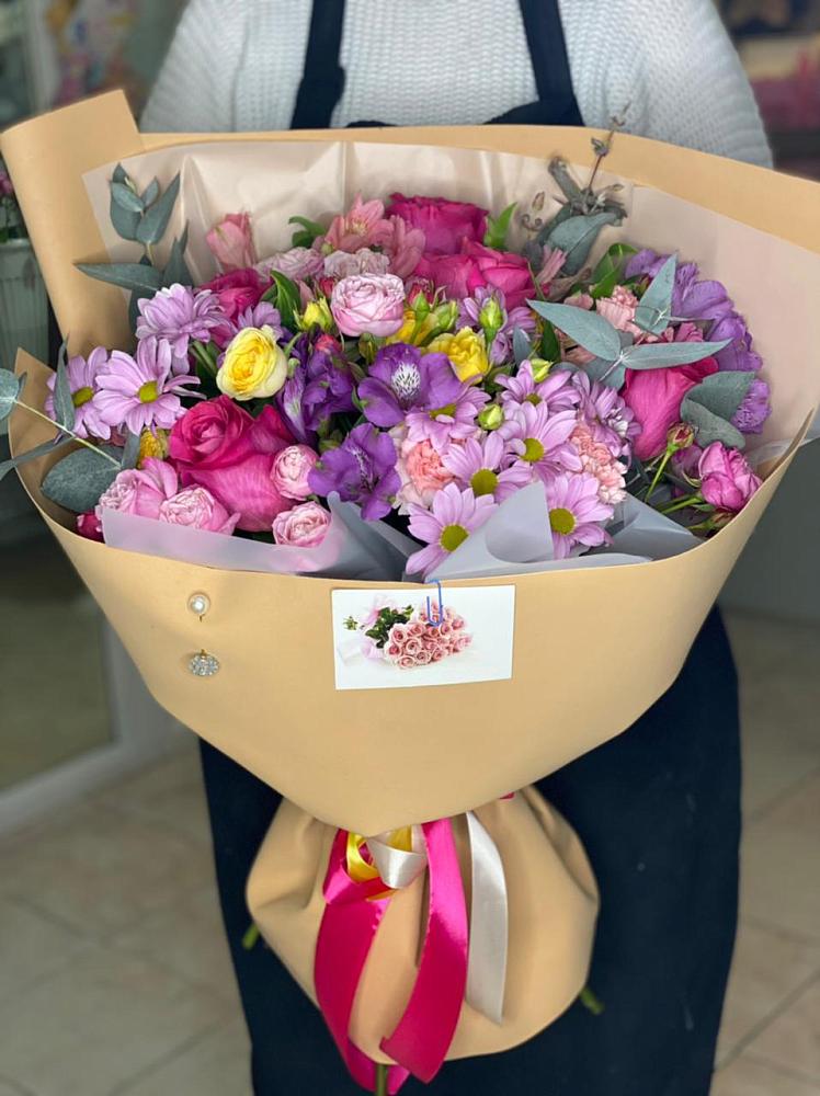 Букет цветов из: Хризантемы, Гвоздики и Альстромерии в Канске