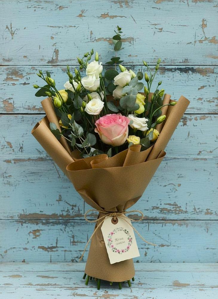 Букет цветов из: Розы и Лизиантусы в Канске