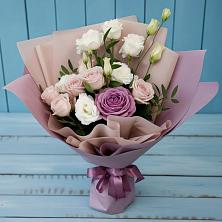 Букет цветов из:  Розы и Лизиантусы в Канске