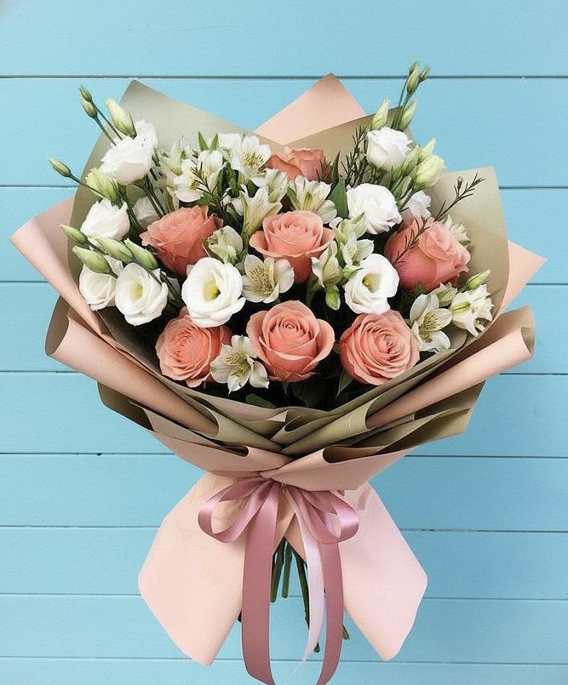 Букет цветов из: Розы, Альстромерии и Лизиантусы в Канске