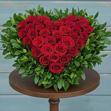 Цветочная композиция из Розы в виде сердца в Канске