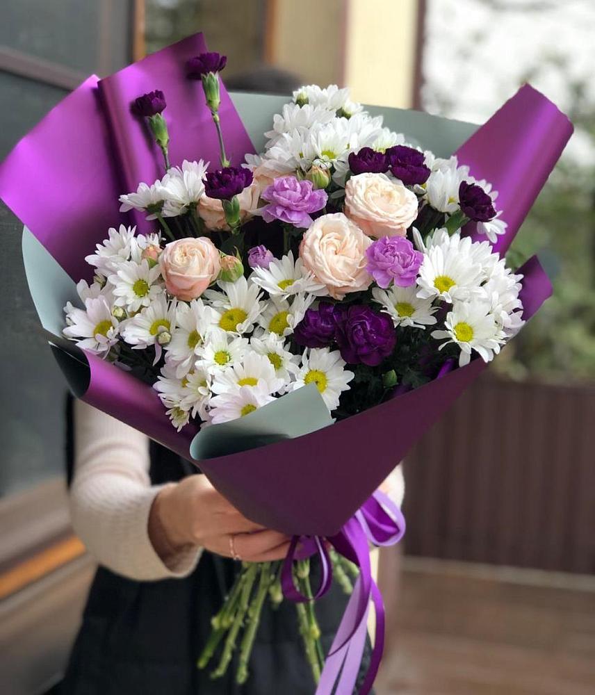 Букет цветов из: Хризантемы, Гвоздики и Розы в Канске