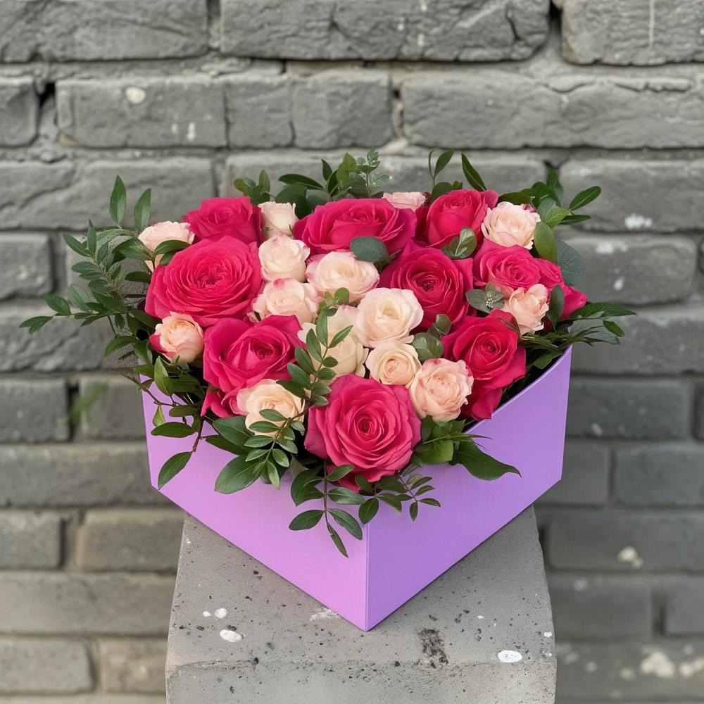Цветочная композиция из Розы в коробке в Канске