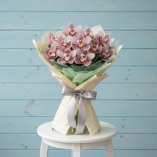 Букет цветов из:  Орхидеи и Розы в Канске