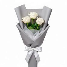 Букет 3 белые розы в Канске