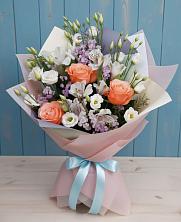 Букет цветов из:  Лизиантусы, Розы, Альстромерии и Гипсофила в Канске