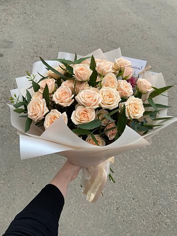 Букет Кремовые розы Латте в Канске