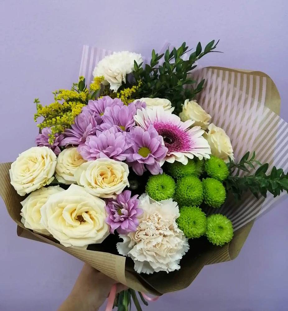 Букет цветов из: Хризантемы, Розы, Гвоздики и Герберы в Канске