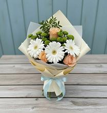 Букет цветов из:  Герберы, Розы и Хризантемы в Канске