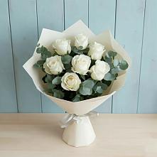 Букет Белые розы в Эвкалипте в Канске