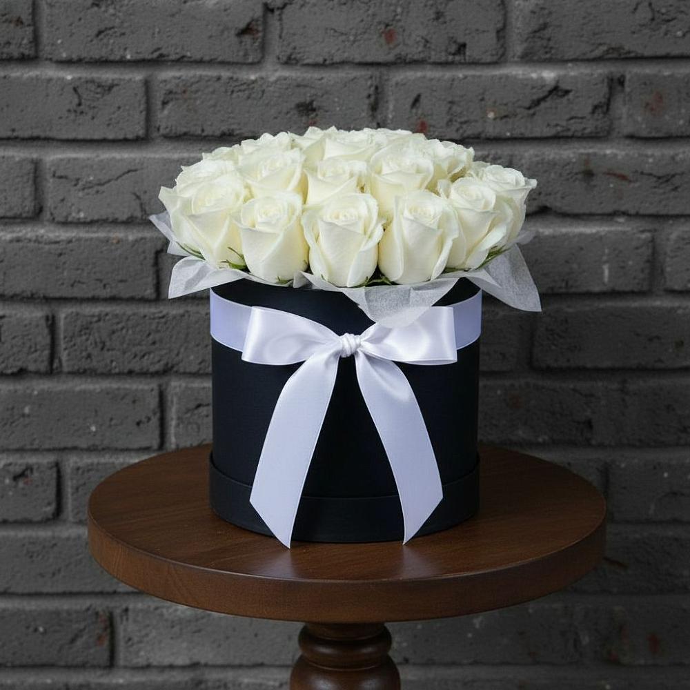 Цветочная композиция из Розы в шляпной коробке в Канске