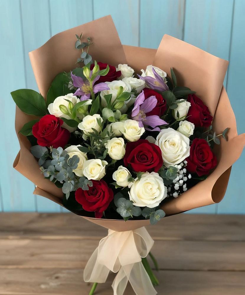 Букет цветов из: Розы и Альстромерии в Канске
